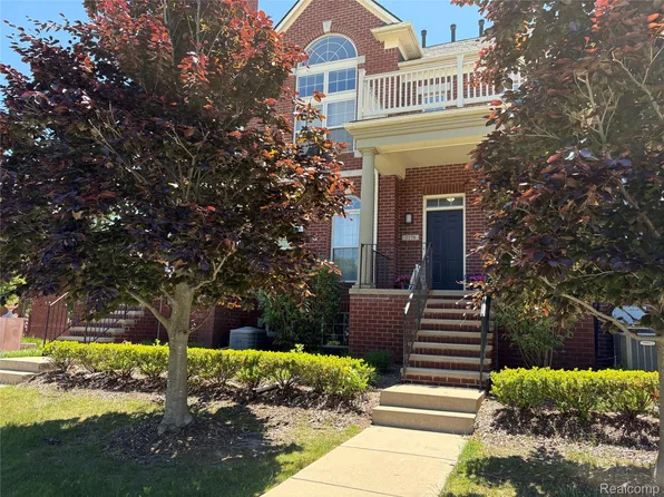 3178 Camden Dr #1, Troy, MI 48084