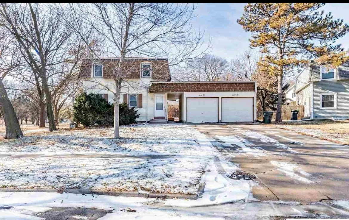 2 bed, 1.5 bath, 1100 sqft, $1,150 — Photo 1