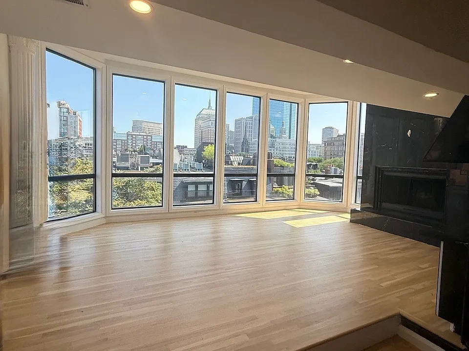 117 Beacon St #PENTHOUSE