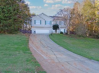 3043 Red Rose Ln, Gainesville, GA 30507