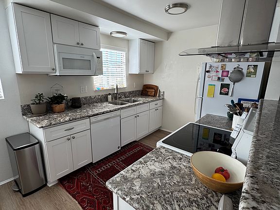 4th image of 1322 Amethyst St APT D
