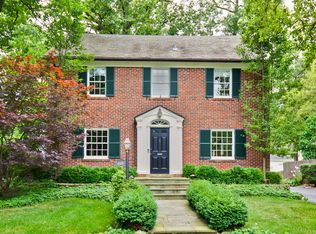 609 E Center Ave, Lake Bluff, IL 60044