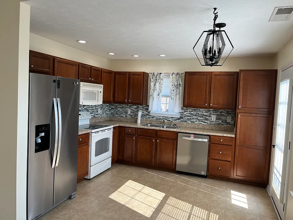 5685 River Walk Cir