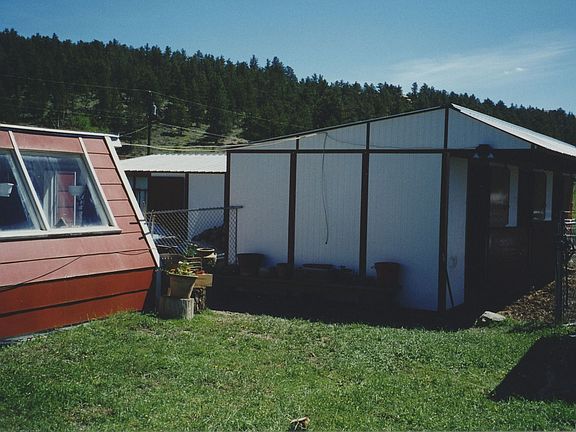 2 White Barns! Red Sunroom