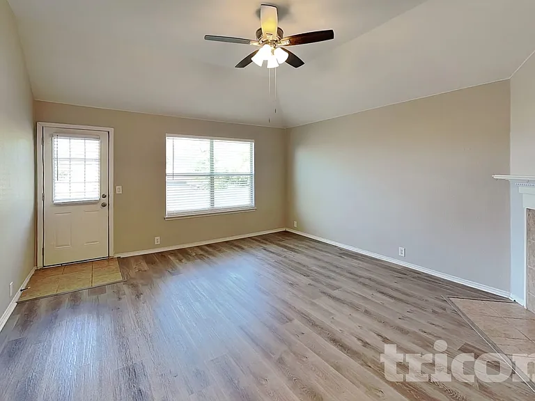 120 Bison Meadow Dr — Photo 3