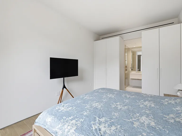 251 W 14th St #5C — Photo 13