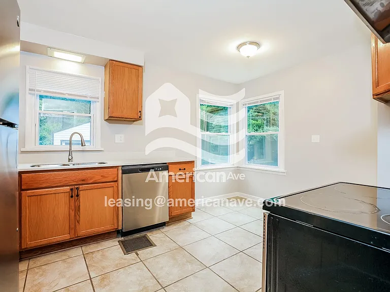 1047462_008_wm_-_kitchen_12888769.jpg