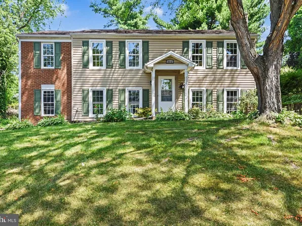 3612 Kent Dr, Mechanicsburg, PA 17050