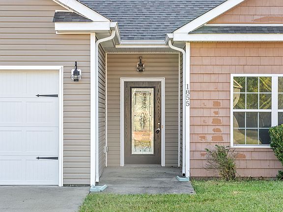 4th image of 1855 Camelot Dr
