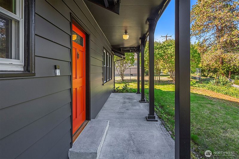3rd image of 635 SW 130th Street