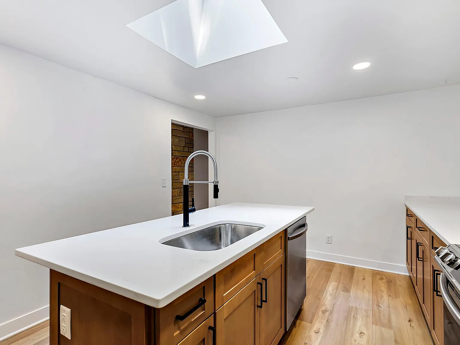 W289N3114 W Lakeside Dr — Photo 4