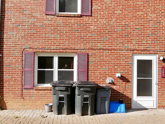 2nd image of 305 E Augusta Ave #305