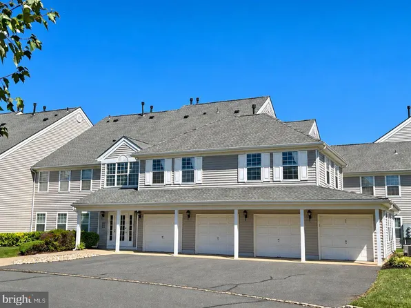 914 Eagles Chase Dr, Lawrence Township, NJ 08648