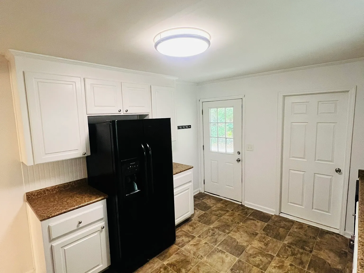 3 bed, 1361 sqft, $1,250 — Photo 2