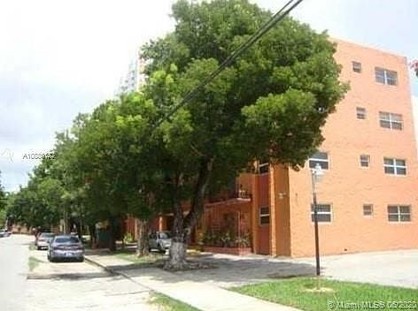 1st image of 1111 NW 19th Ave APT 303