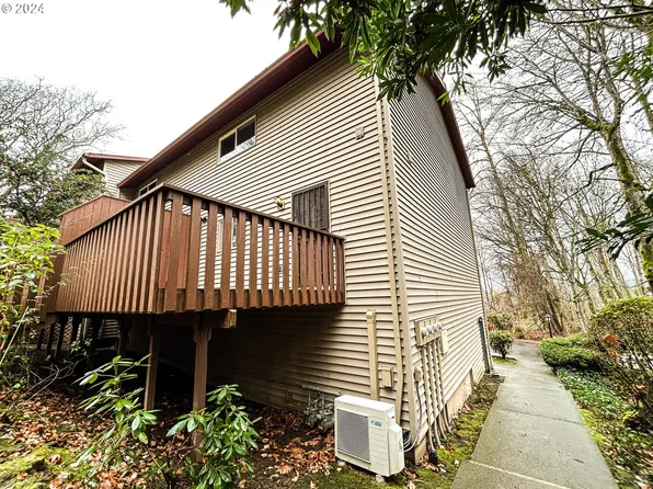 24070 NE Treehill Dr, Wood Village, OR 97060