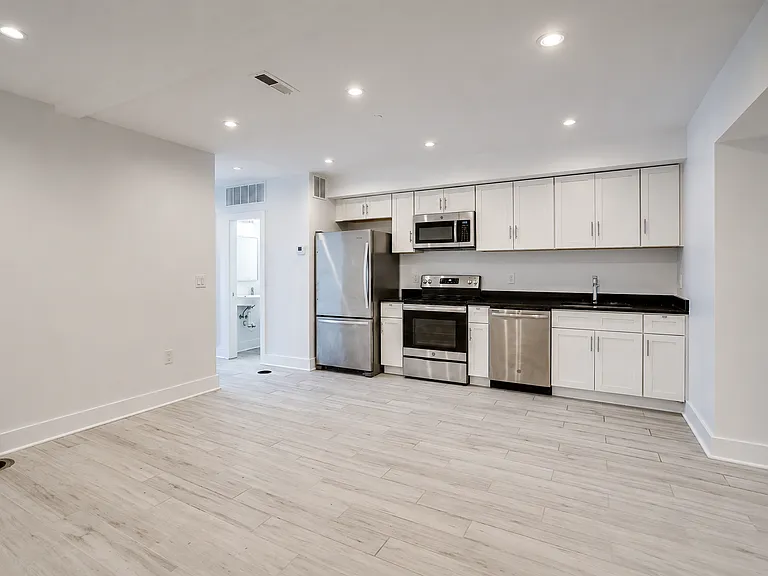 727 Quebec Pl NW #B — Photo 13