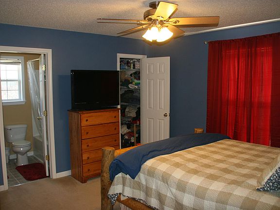 4th image of 310 Chesire Way