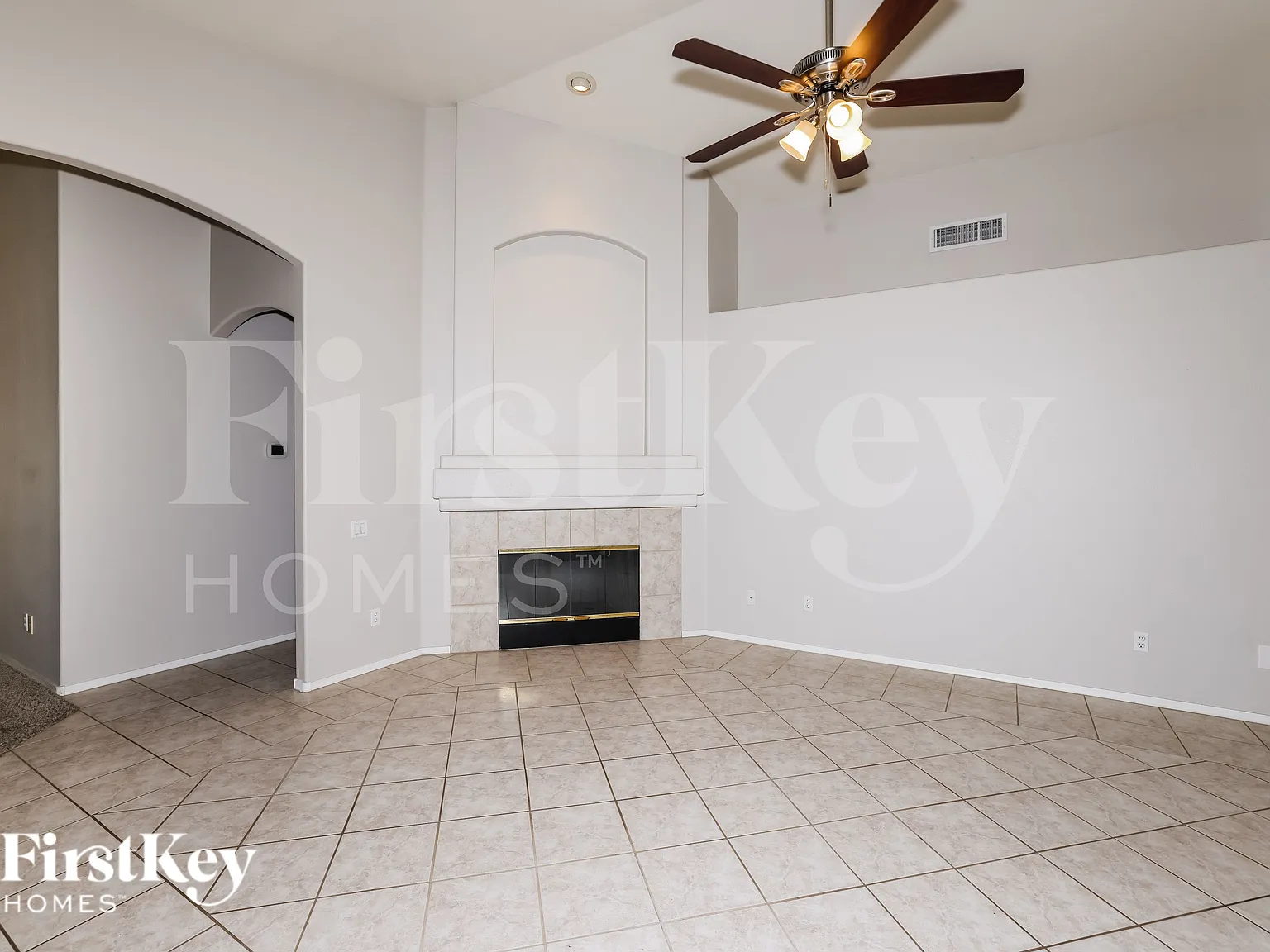 3 bed, 2.0 bath, 1756 sqft, $2,075 — Photo 4