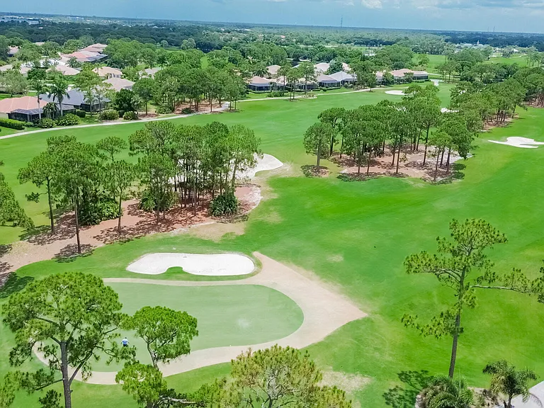 8060 Kiawah Trce — Photo 33