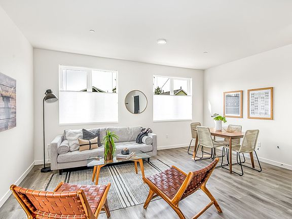 4th image of 6712 N Montana Ave #201