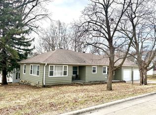 604 S Vine St, Maryville, MO 64468