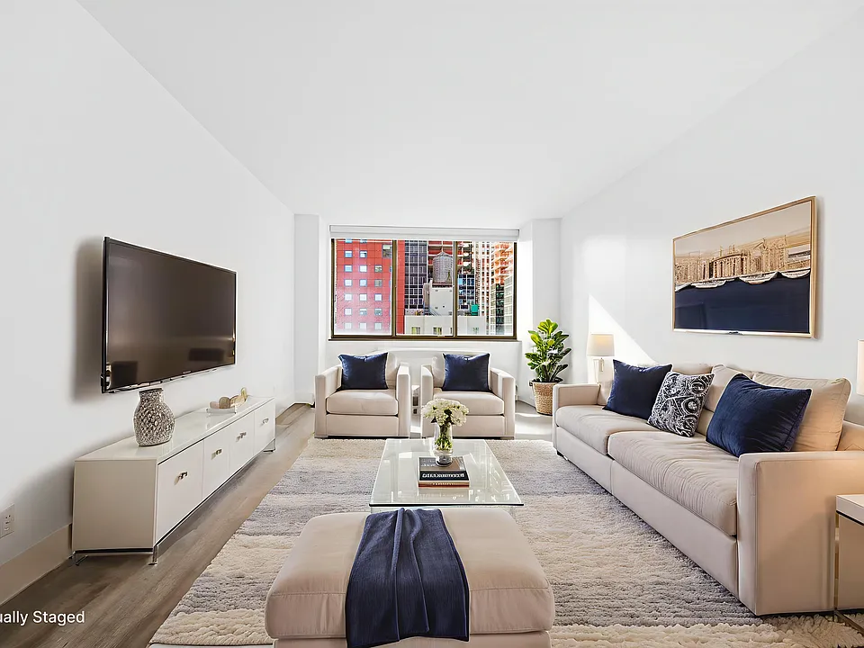 245 E 44th St #5G
