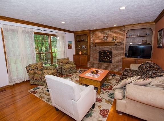 5th image of 51755 Foxdale Ln