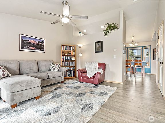 2nd image of 3601 Orange Blossom Court