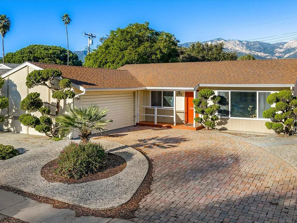 Building Photo - 2110 Monterey St