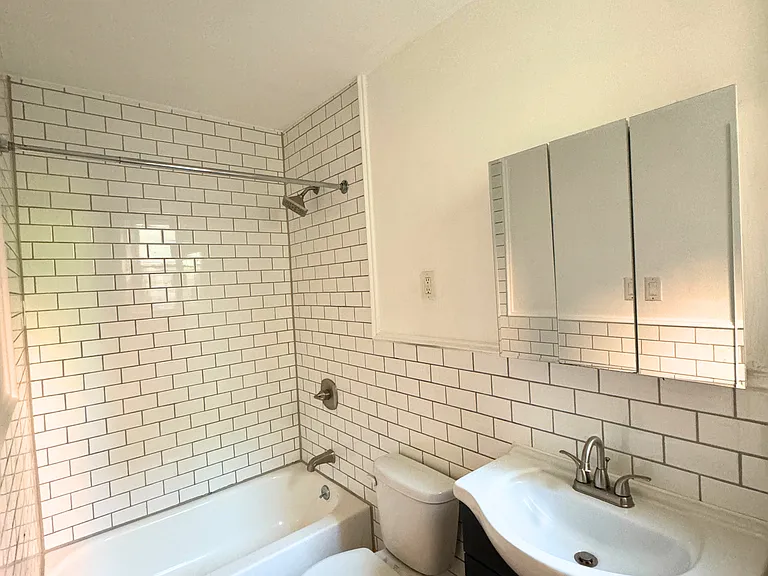 363 Amboy St #1F — Photo 13