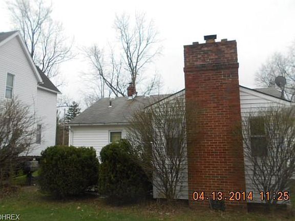 2nd image of 747 Washington Ct
