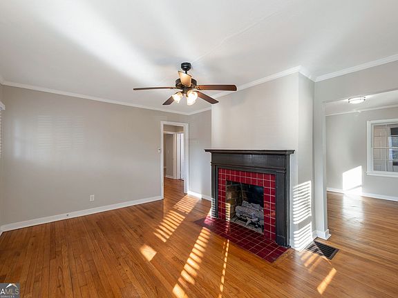 3rd image of 152 1st St SW