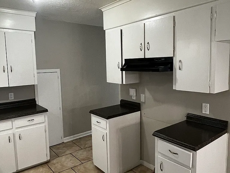4016 Maple St — Photo 4