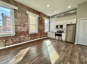 537 N 64th St, Philadelphia, PA