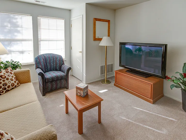 Waterford Greens Apartments and Townhomes — Photo 18