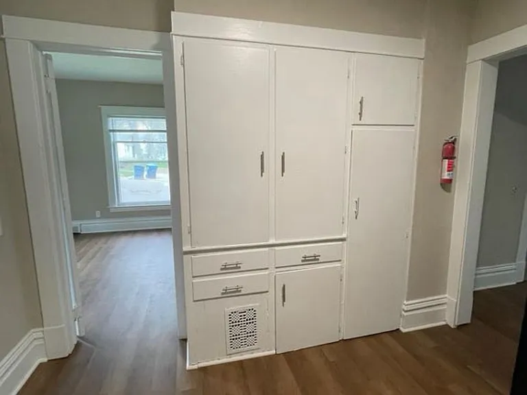902 Davis St — Photo 10