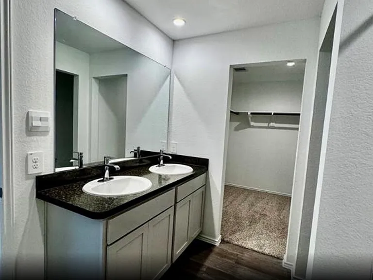 24330 Saddlestone Green Dr — Photo 16