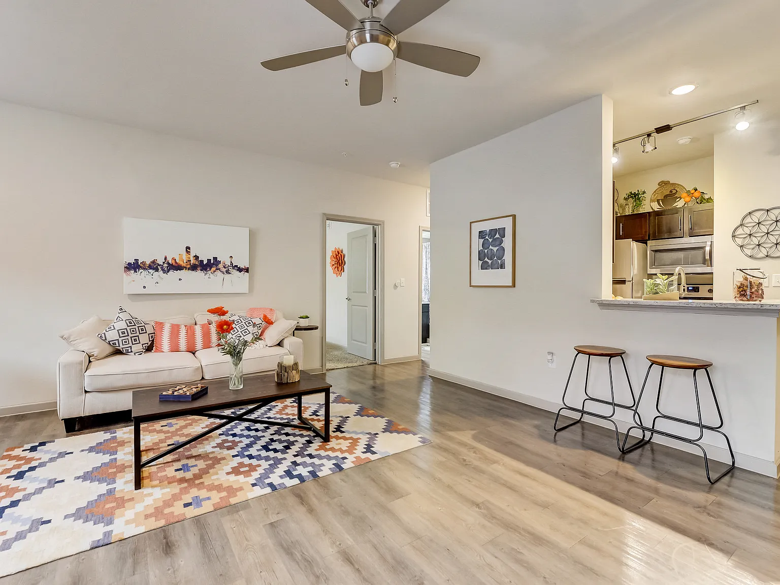 Riverside Apartments — Photo 3
