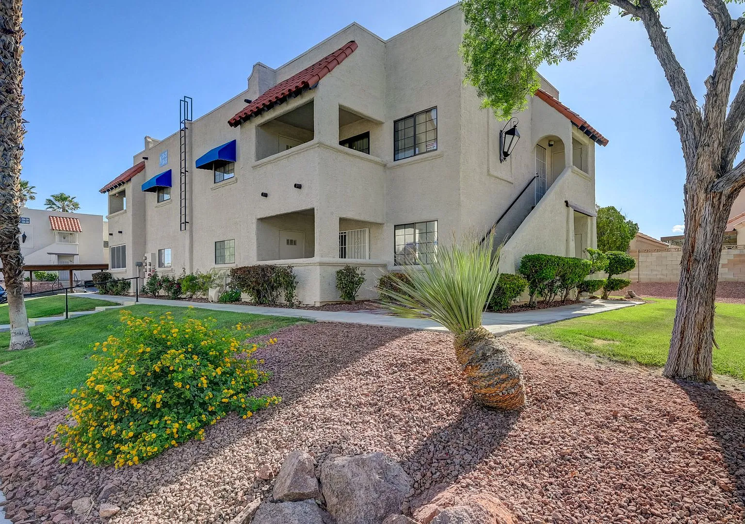 Move-In Ready Condo Near Summerlin! — Photo 3