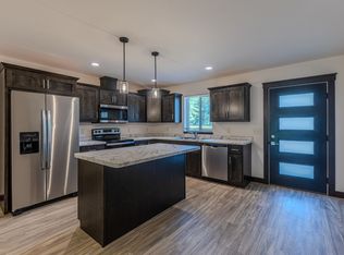 1157 Saint Andrews Dr, Altoona, WI 54720