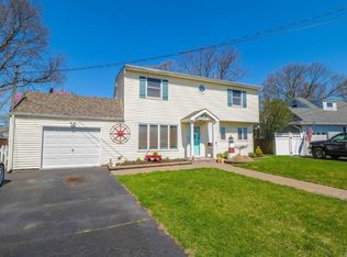 28 Jean Rd, West Islip, NY 11795