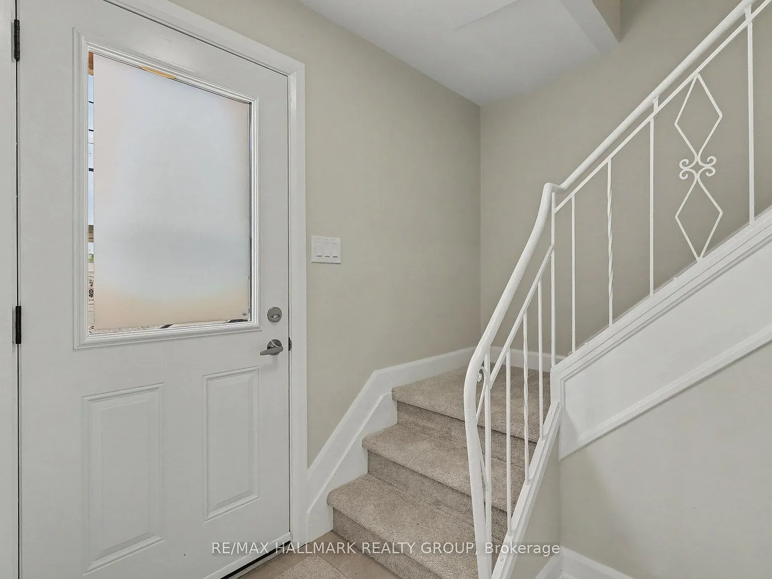 3 bed, $2,750 — Photo 2