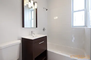 Rented by aptsandlofts.com