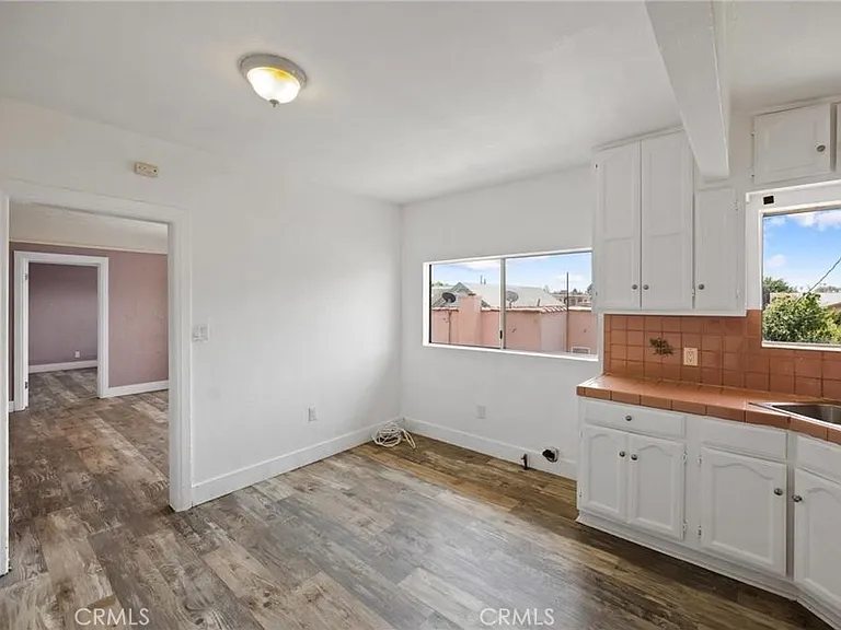845 W 75th St #847-1/2 — Photo 6