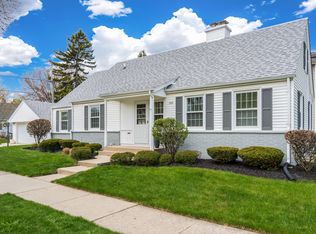 170 E Birch Ave, Whitefish Bay, WI 53217