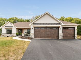 521 Omaha Dr, Yorkville, IL 60560