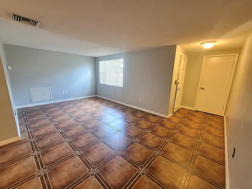 2 bed, 1200 sqft, $1,495 — Photo 3