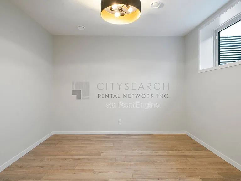31 Royston Ter NW — Photo 12