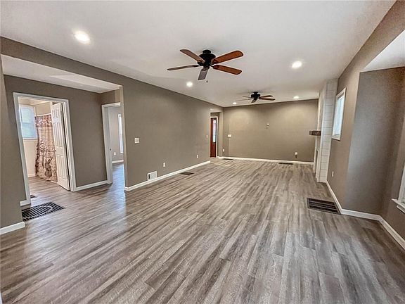 2nd image of 512 W 11th St